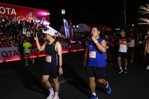 BIB: 24806, 25373, 26319, 200
                            <button type="button" onclick="openModal(23065013)" class="btn btn-primary btn-sm float-right btn-popup" data-toggle="modal" data-target=".modal-high-quality">
                        <i class="fas fa-shopping-cart"></i> Add to Cart
                    </button>
                                            <button type="button" onclick="isThisMe(23065013, true)" class="btn btn-success btn-sm float-right btn-popup btn-isme hidden" data-toggle="tooltip" data-placement="bottom" title="นี่คือรูปของคุณใช่ไหม คลิกที่นี่เพื่อเอาเข้าอัลบั้ม">
                        <i class="fas fa-plus"></i> Add to album
                    </button>
                    <button type="button" onclick="isThisMe(23065013, false)" class="btn btn-warning btn-sm float-right btn-popup btn-isnotme hidden">
                        <i class="fas fa-ban"></i> Remove from album
                    </button>